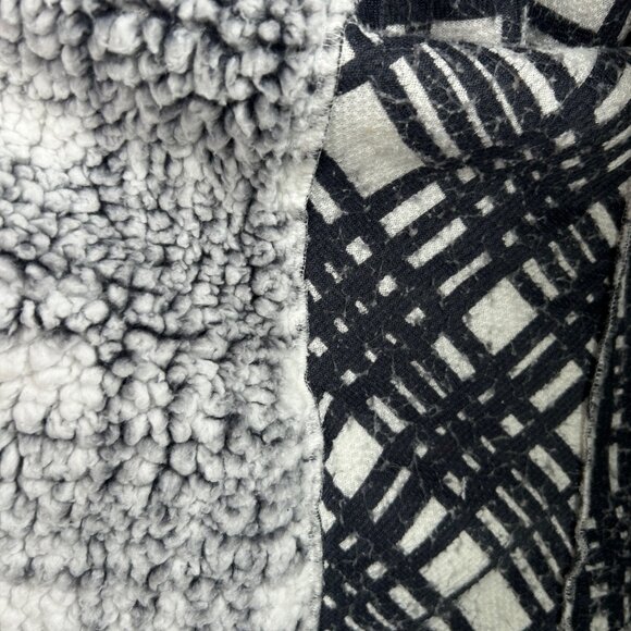 Vince Camuto Plaid Cozy Fleece Open Drape Jacket Size Medium - Picture 6 of 11